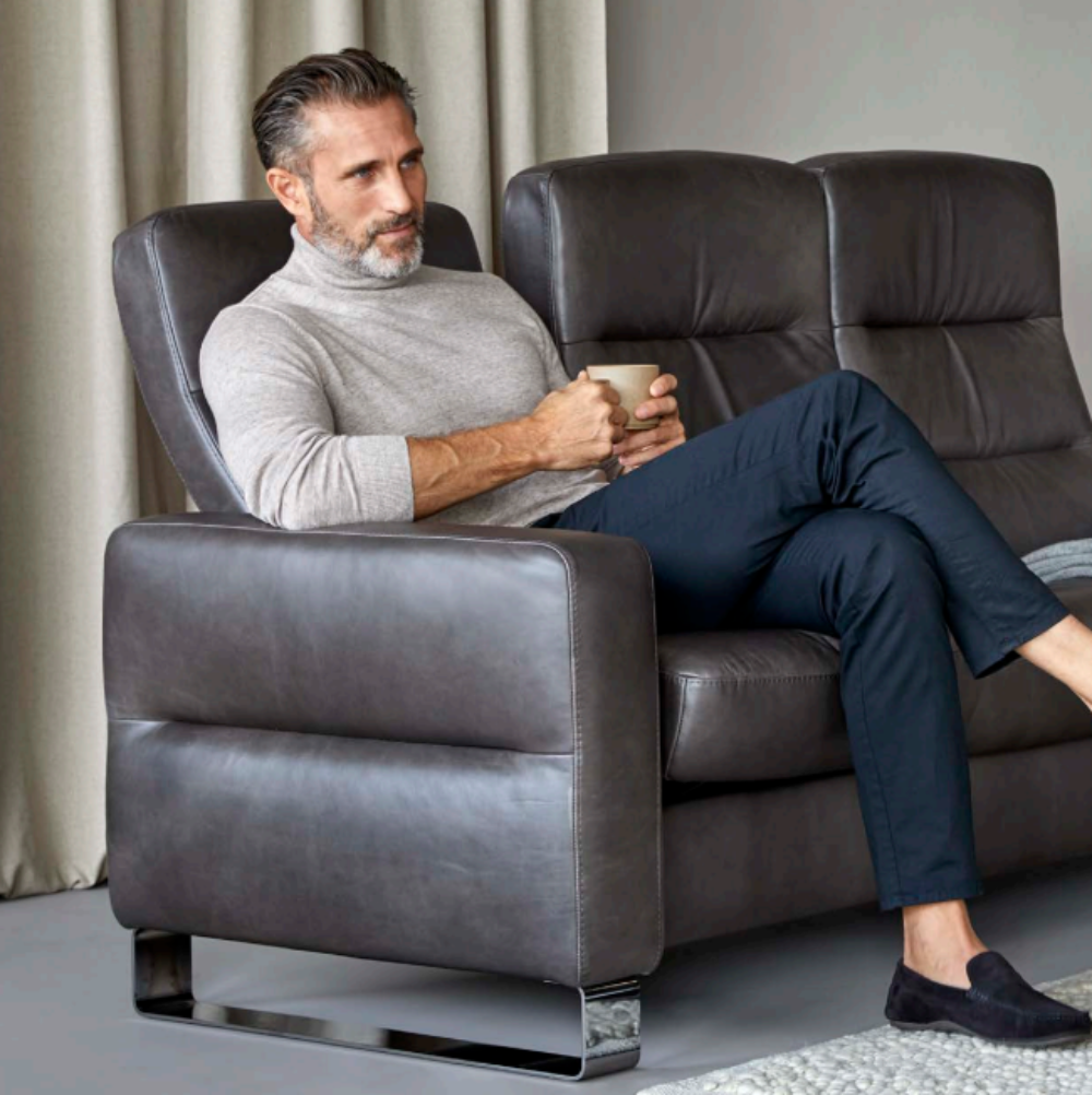 Sofá modelo WAVE Stressless® Plus System™ Brazo Ancho piel Paloma