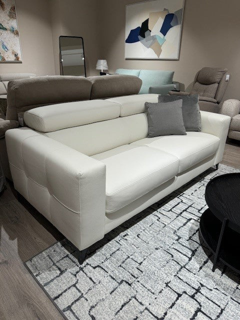 Sofá cama de diseño en piel modelo SOLLER