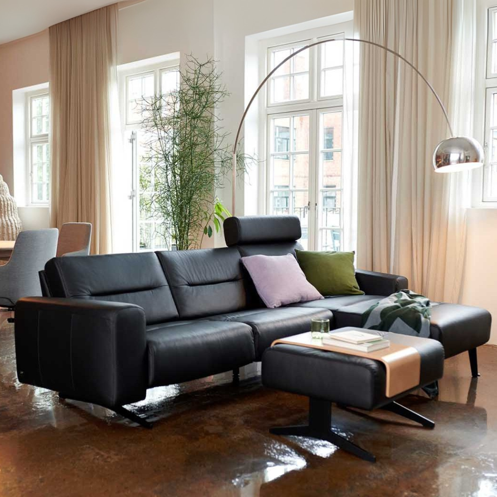 Sofá chaiselongue (L) con Long Seat modelo STELLA con sistema BalanceAdapt™ y Reposacabezas