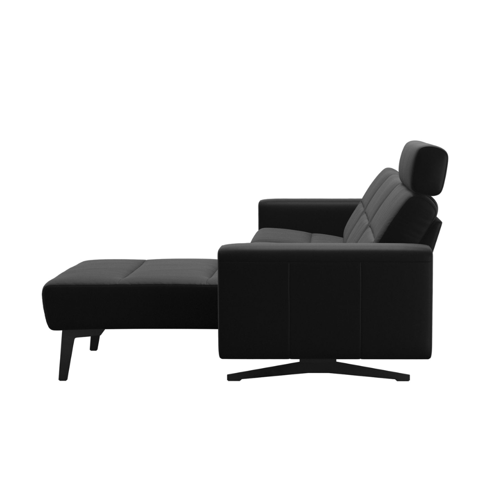 Sofá chaiselongue (L) con Long Seat modelo STELLA con sistema BalanceAdapt™ y Reposacabezas