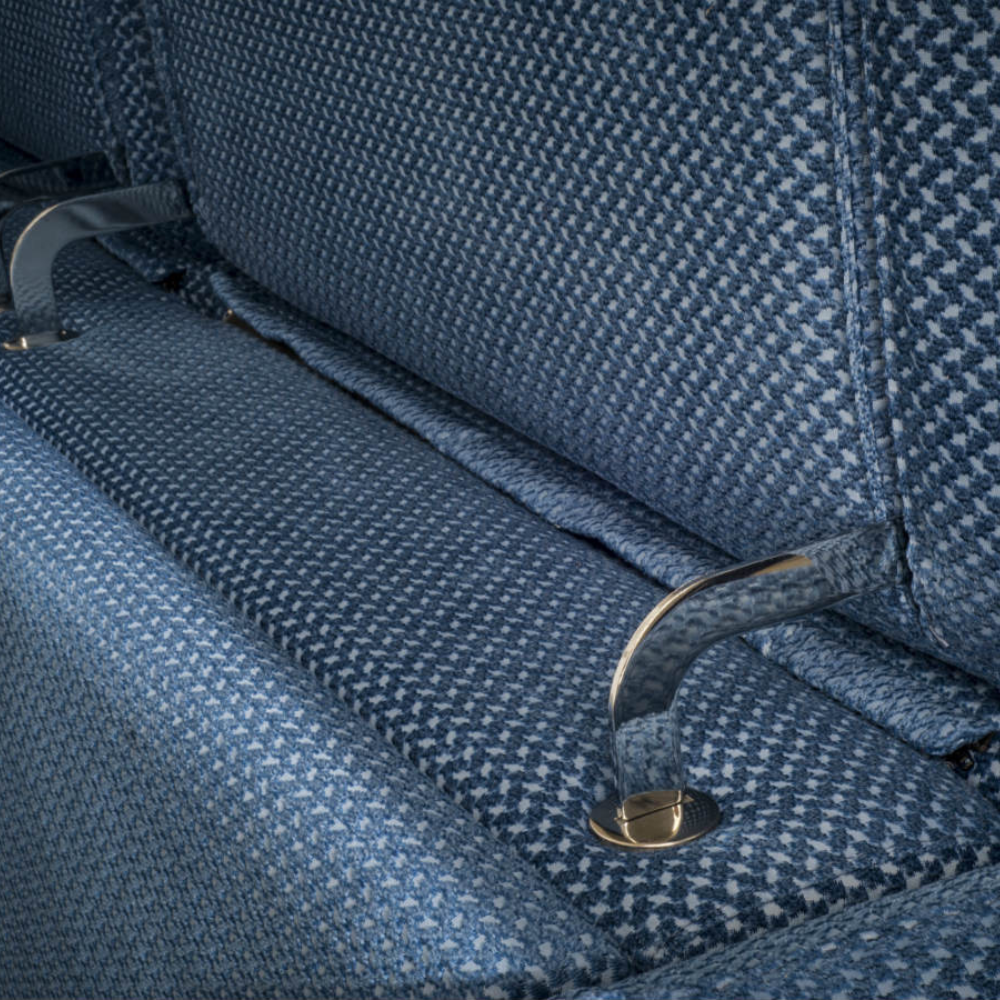 Sofá cama modelo TÍVOLI con sistema de apertura Italiano y cabezal abatible