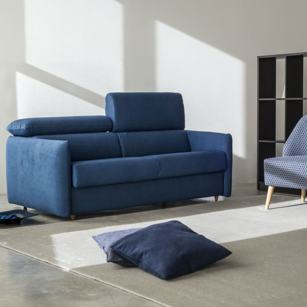 Sofá cama modelo TÍVOLI con sistema de apertura Italiano y cabezal abatible