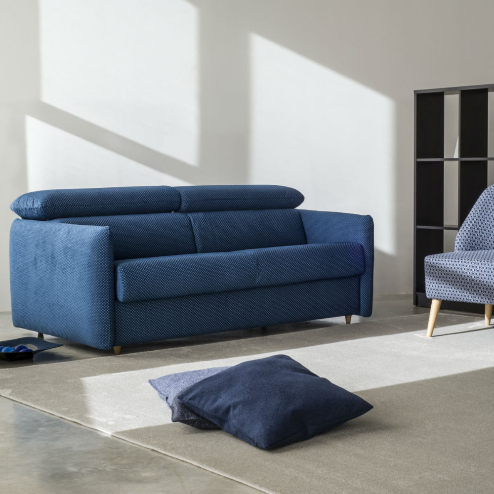 Sofá cama modelo TÍVOLI con sistema de apertura Italiano y cabezal abatible