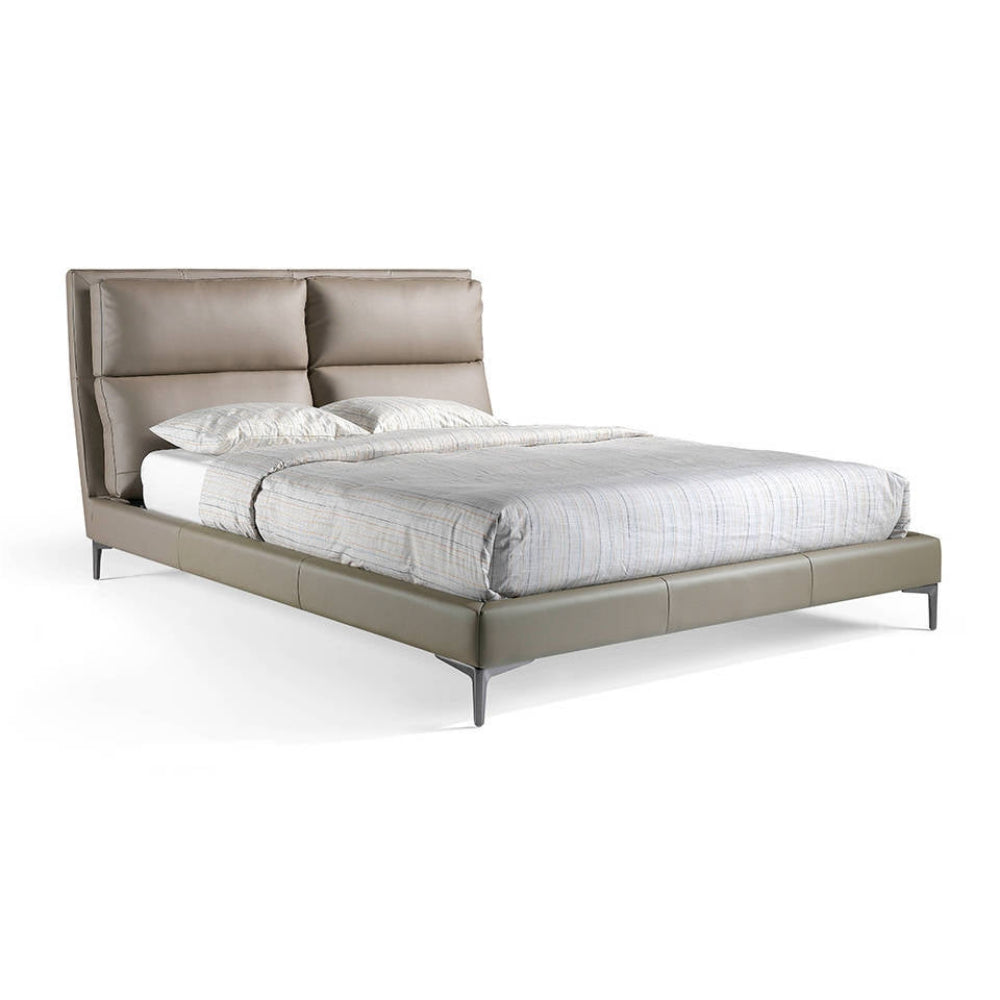 Cama tapizada con estructura roble B565