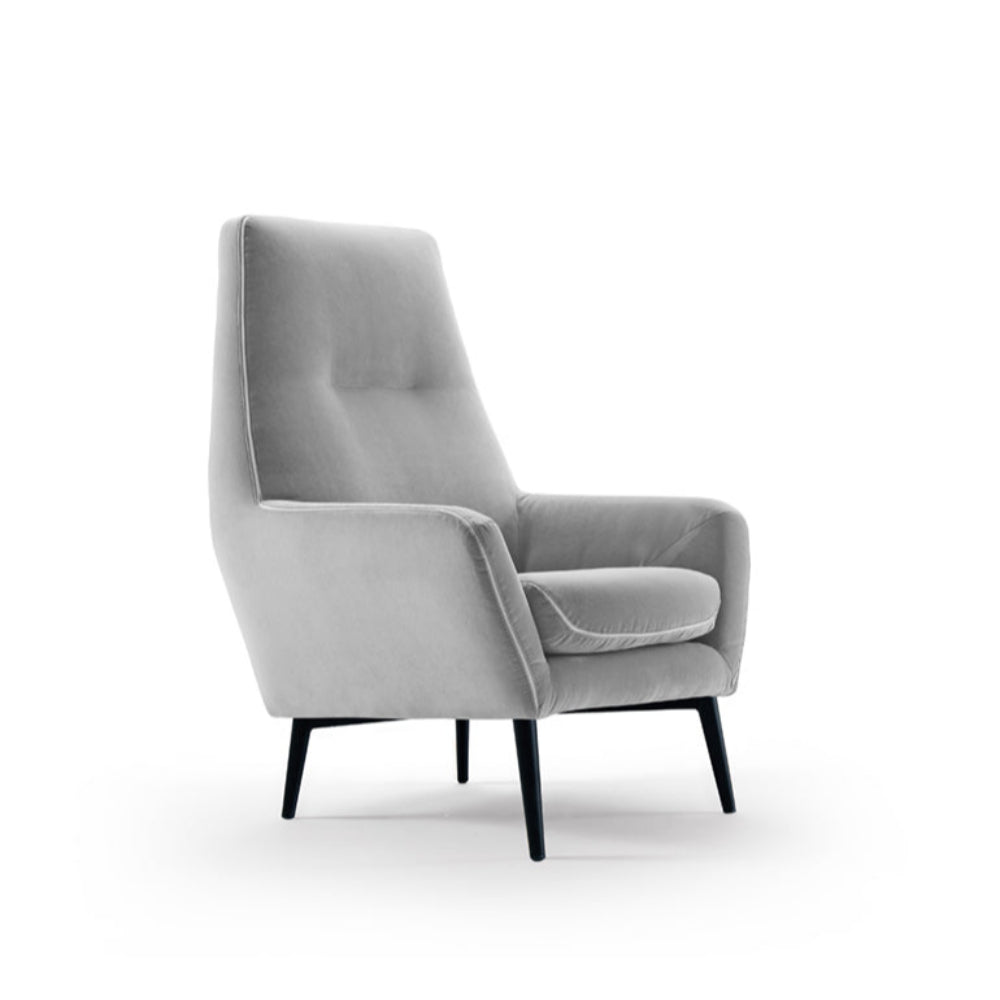 Sillón de diseño modelo NICASSIA en tela Aquaclean