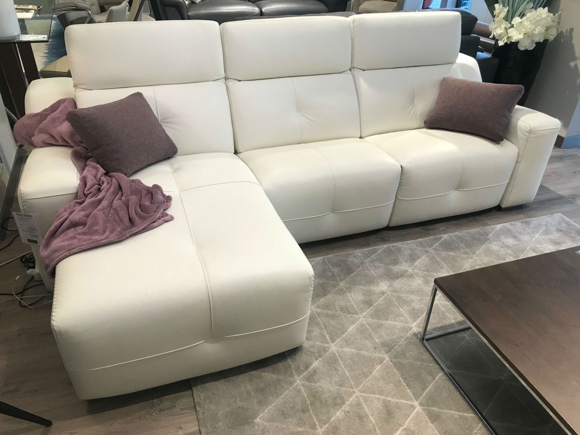 Chaiselongue modelo TRESOR con 2 asientos relax en piel