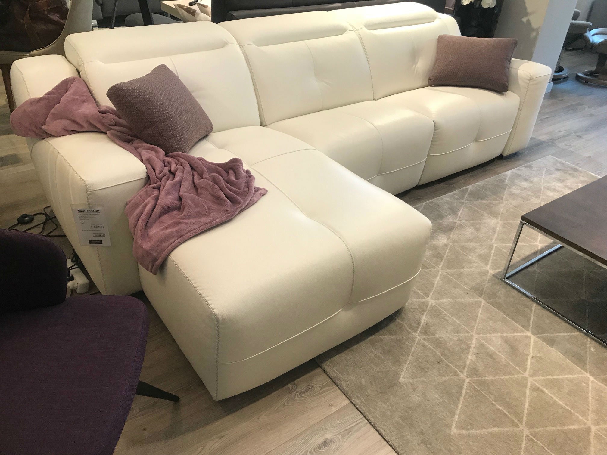 Chaiselongue modelo TRESOR con 2 asientos relax en piel