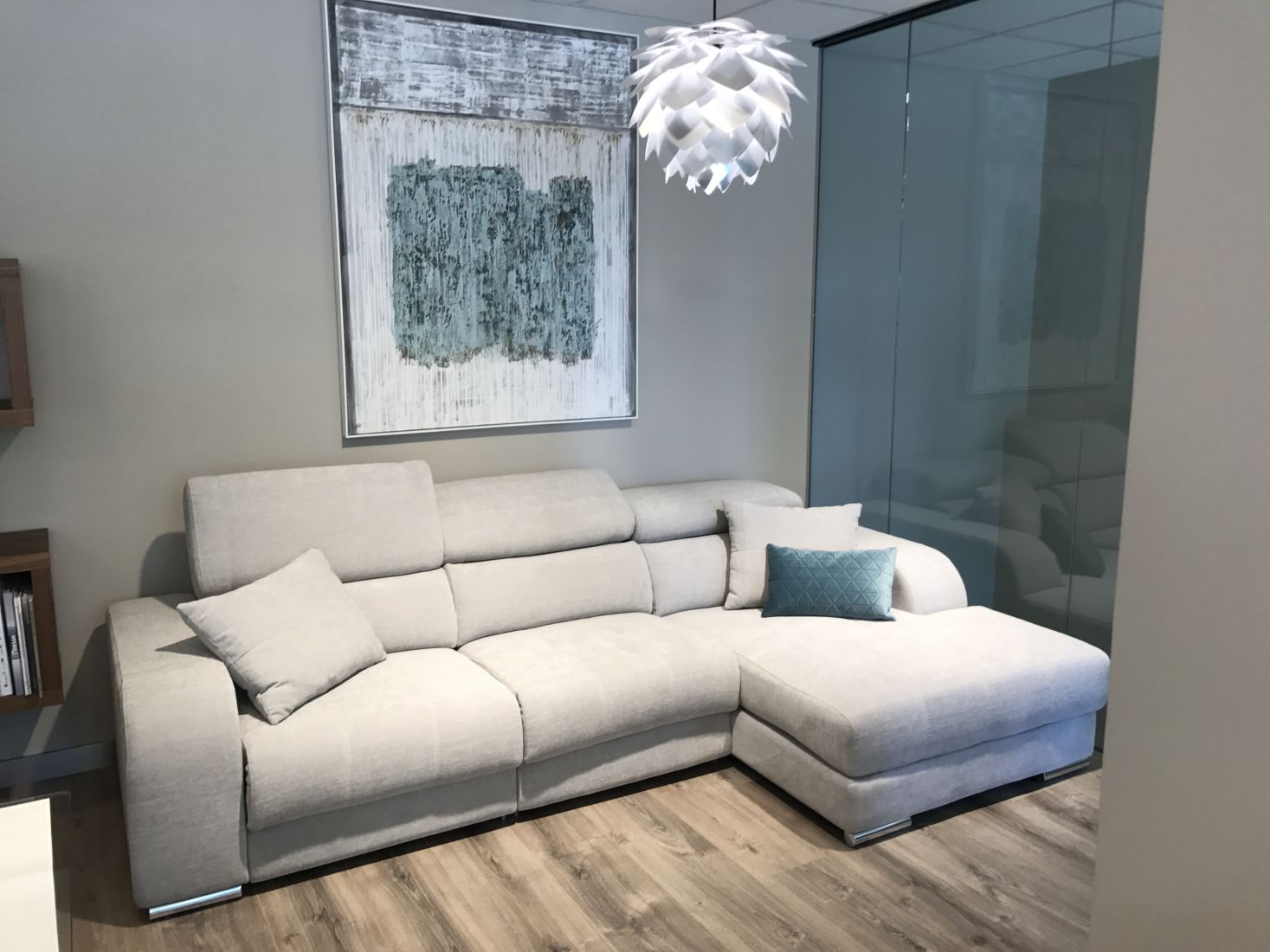 Chaiselongue de diseño modelo DEKOR con relax en tela antimanchas Crevin