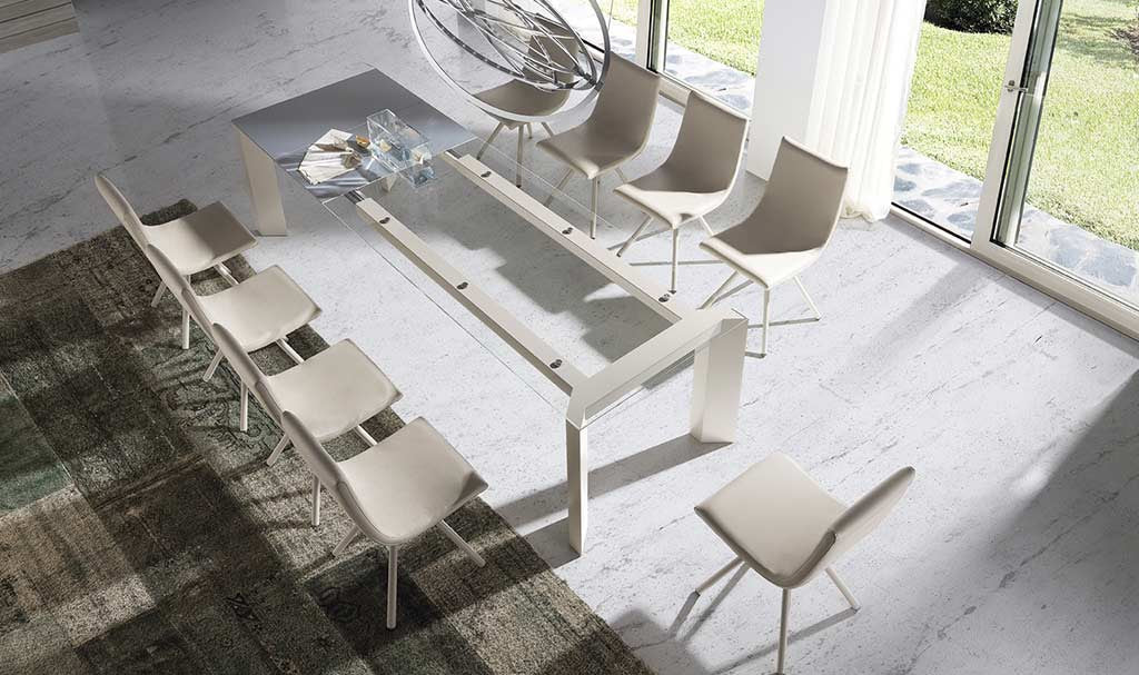 Mesa Comedor Fija o Extensible Tapa dde Vidrio Patas Lacadas