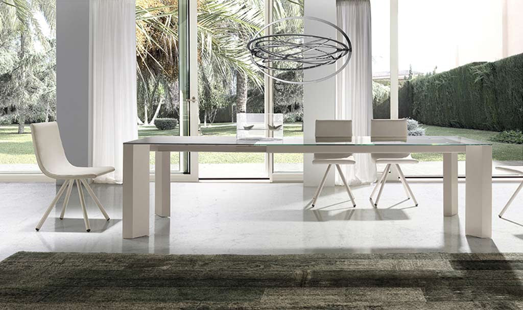 Mesa Comedor Fija o Extensible Tapa dde Vidrio Patas Lacadas