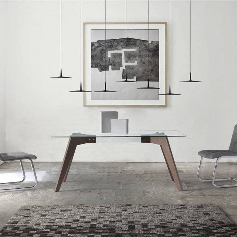 Mesa de comedor con patas de madera chapadas en nogal modelo ELEW1008DT Sidivani