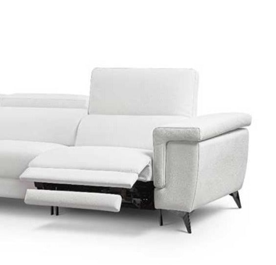 Sofá diseño modelo RENZZO con 2 asientos relax motorizados en Piel Blanca