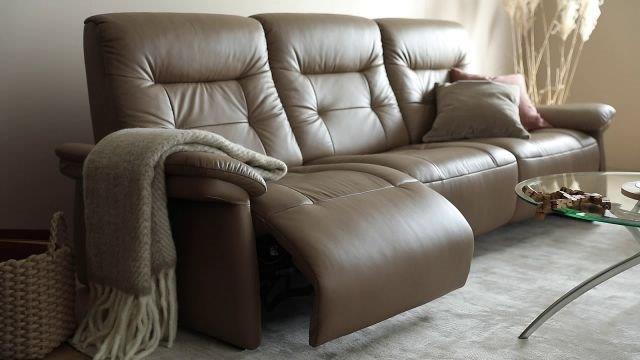 Sofa Stressless modelo MARY con 3 asientos POWER en piel paloma