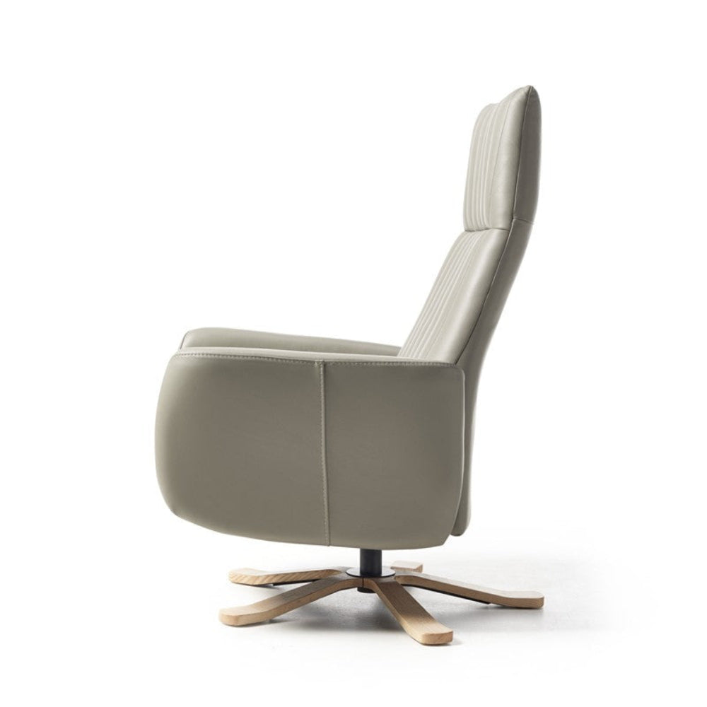 Sillón Relax giratoria de diseño modelo SEVENTY en piel natural flor