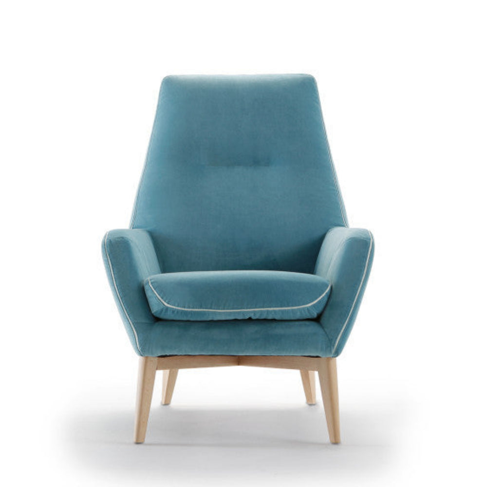 Sillón de diseño modelo NICASSIA en tela Aquaclean