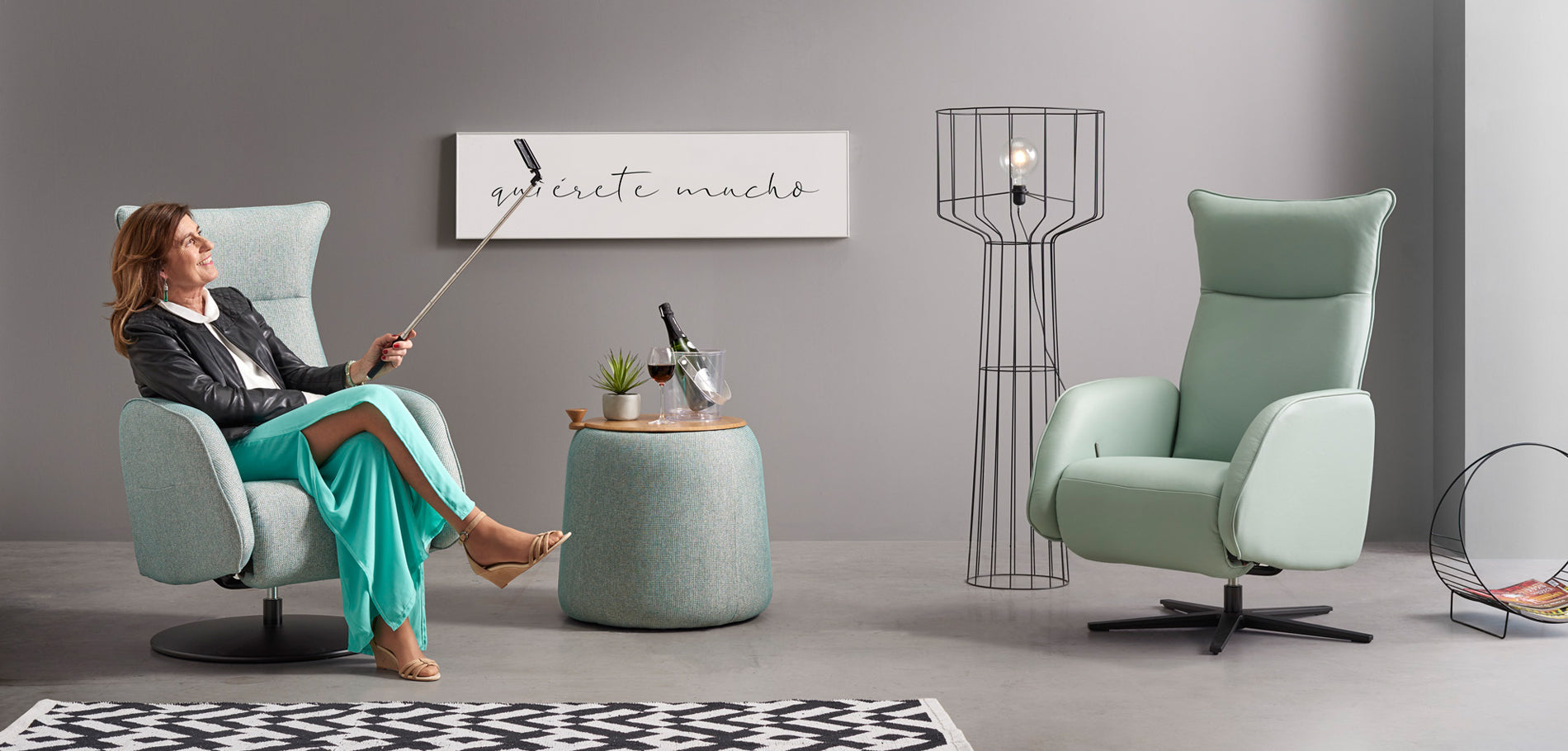 Sillón de diseño giratorio con relax en piel natural verde menta modelo PHILLY