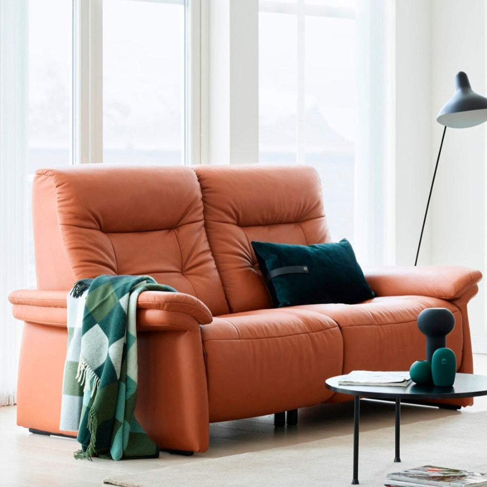 Sofá 2 plazas modelo MARY Stressless® Power™ Brazo Tapizado piel Paloma