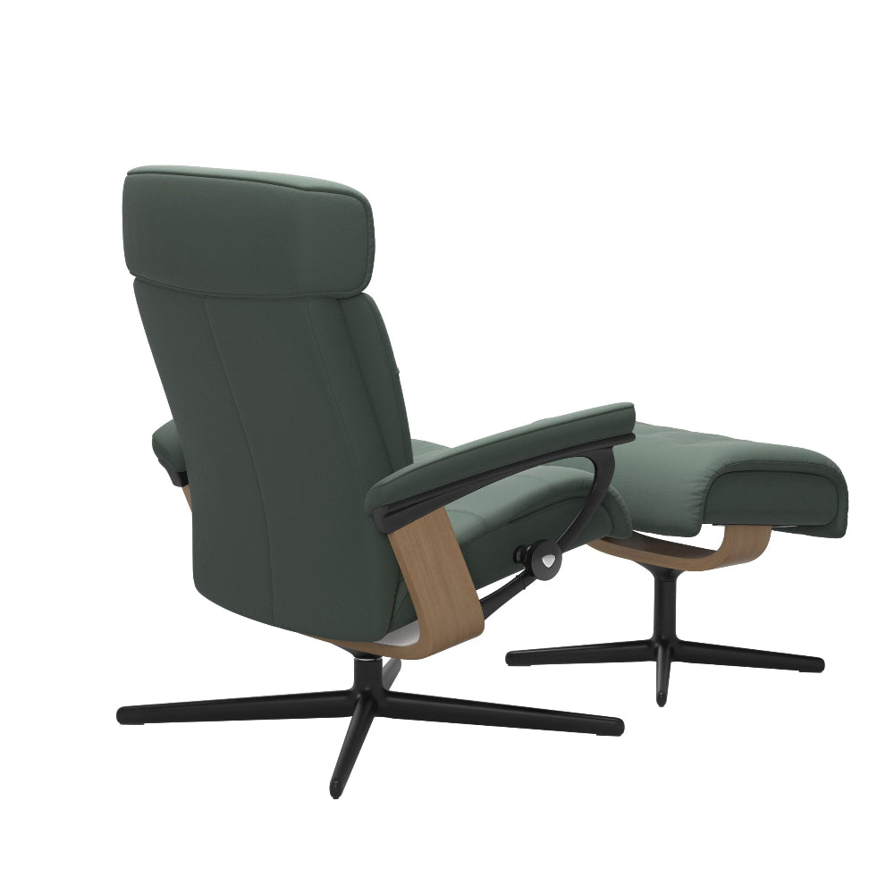 Sillon STRESSLESS modelo ERIK con pie Black CROSS en piel Paloma con Pouf