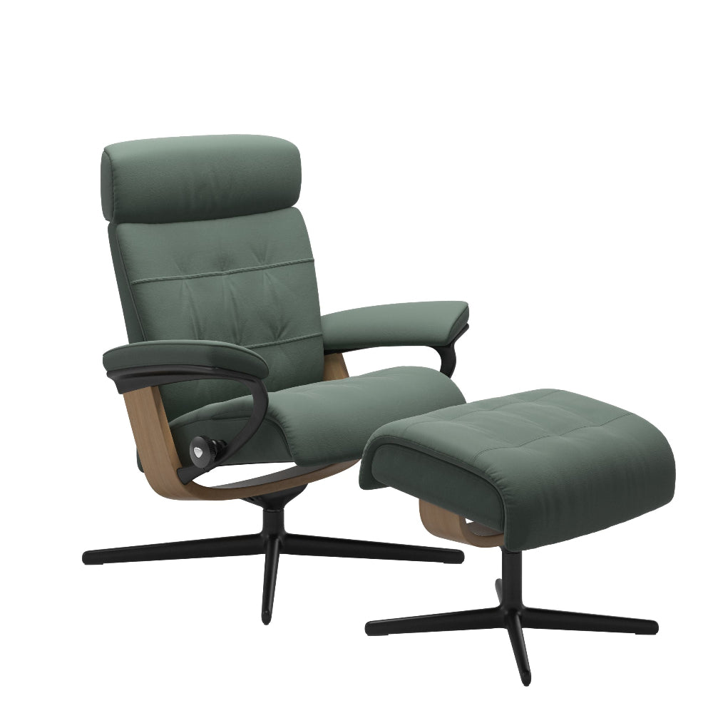 Sillon STRESSLESS modelo ERIK con pie Black CROSS en piel Paloma con Pouf