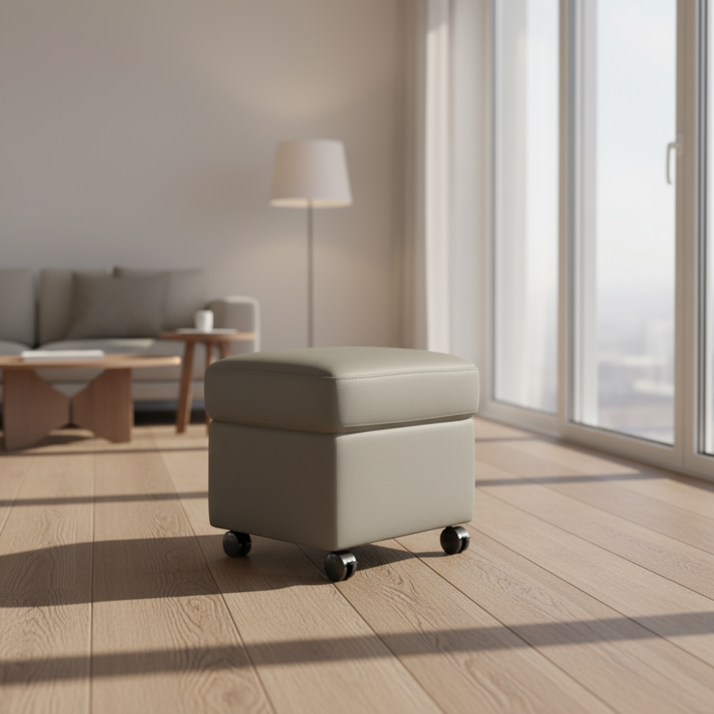 Pouf modelo Ottoman MODERN de Stressless® con ruedas Tapizado piel Paloma