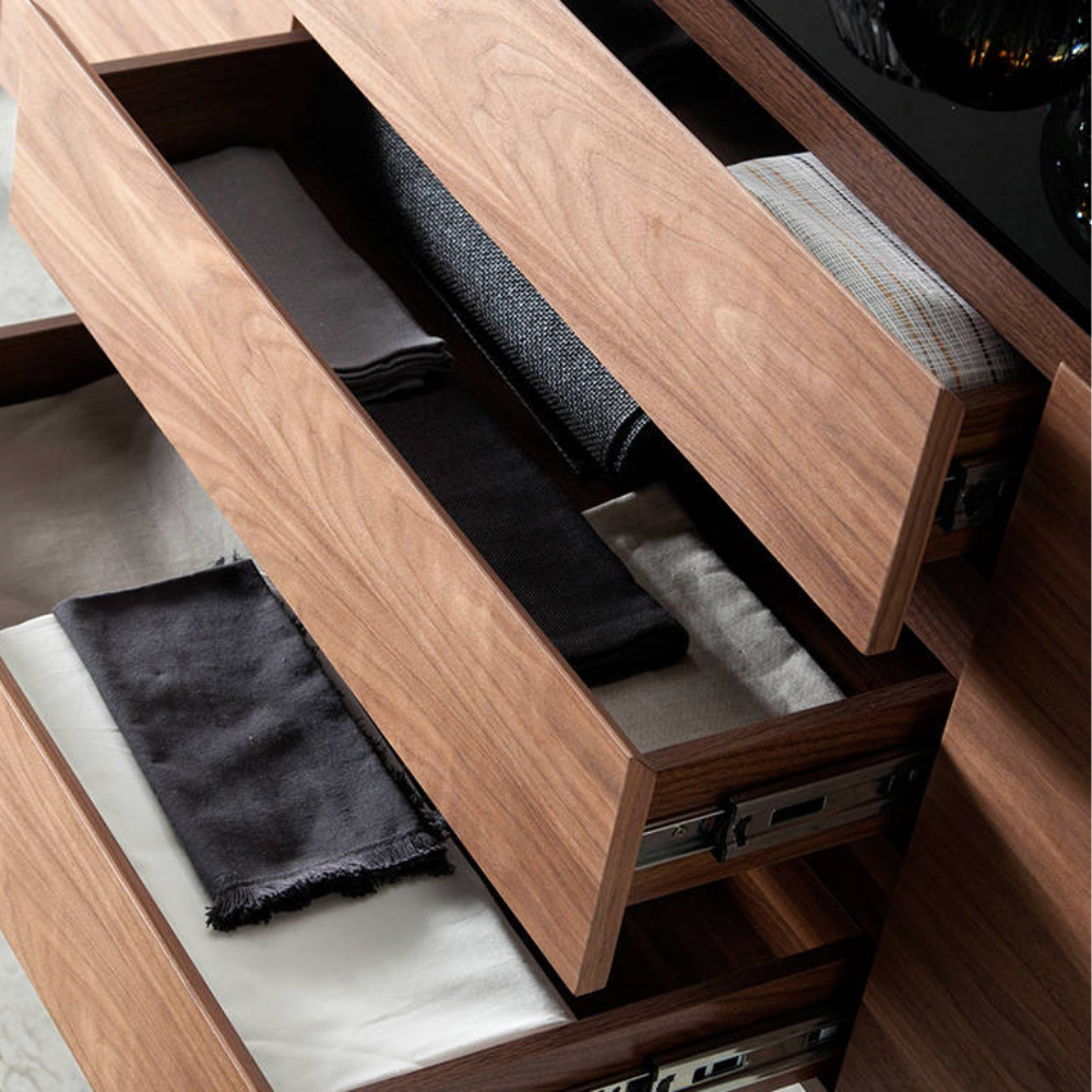 Aparador Madera Chapada Nogal Tapa Cristal Negro Colección Elegance