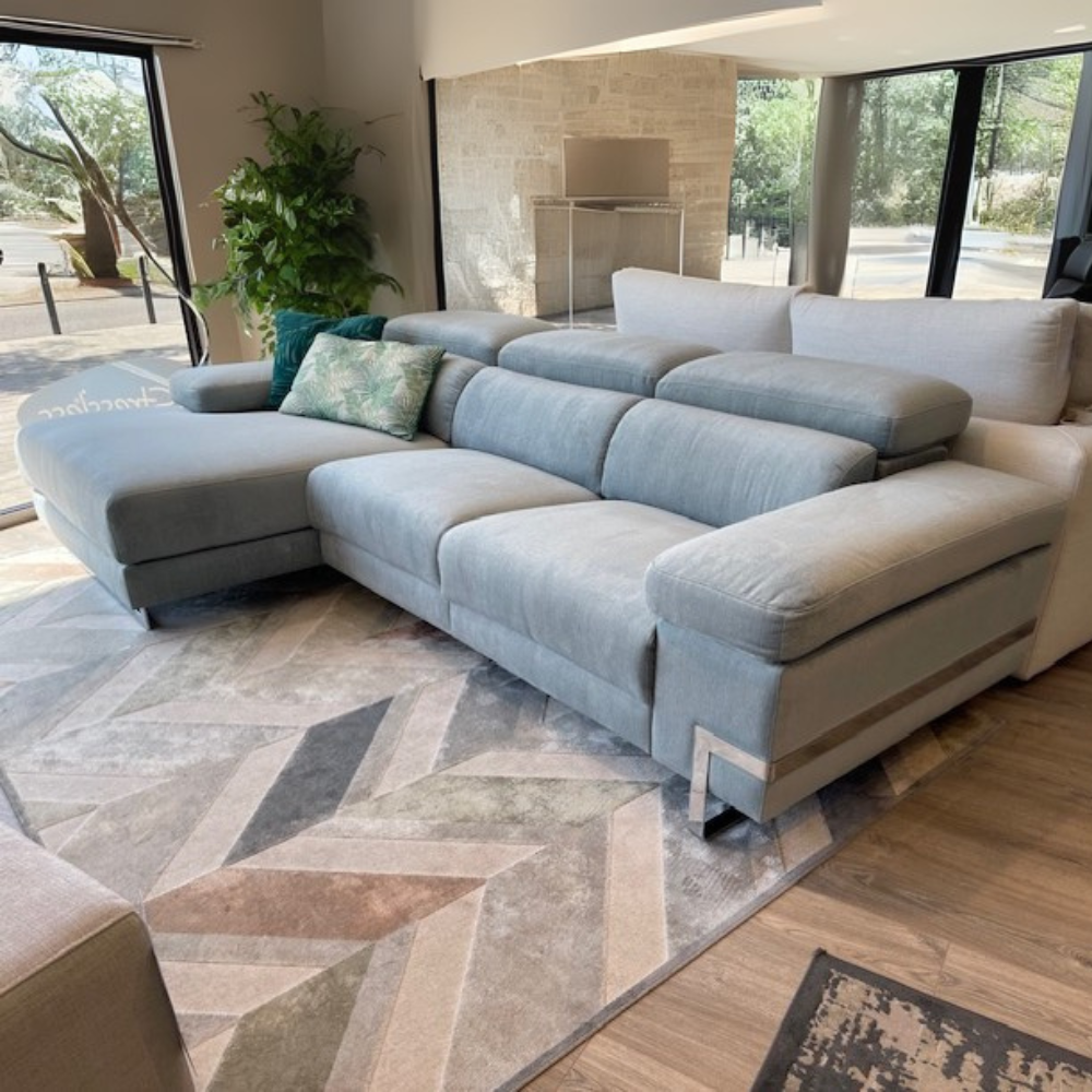 Chaiselongue modelo ACAPULCO con 2 asientos relax motorizados en tela Aquaclean