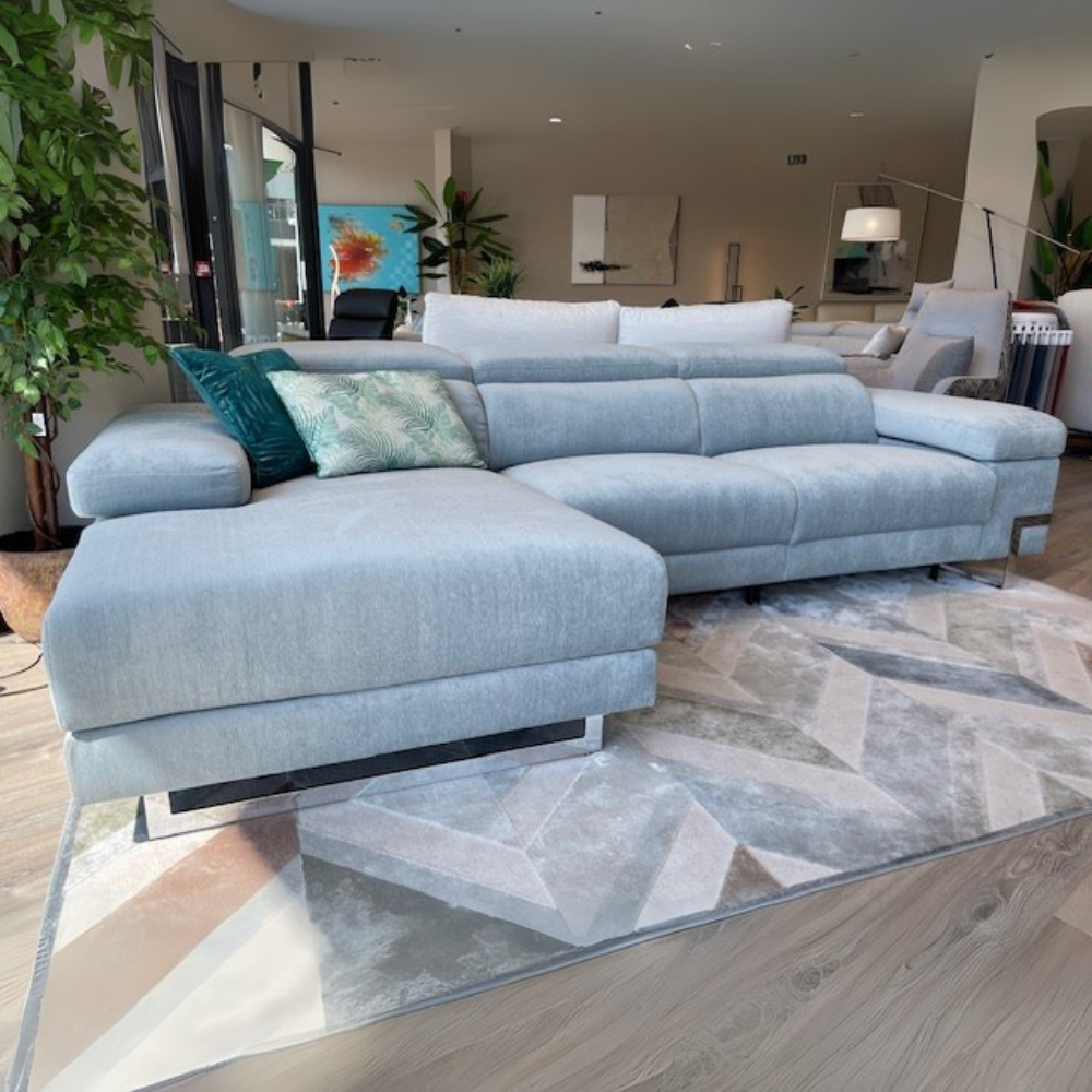 Chaiselongue modelo ACAPULCO con 2 asientos relax motorizados en tela Aquaclean