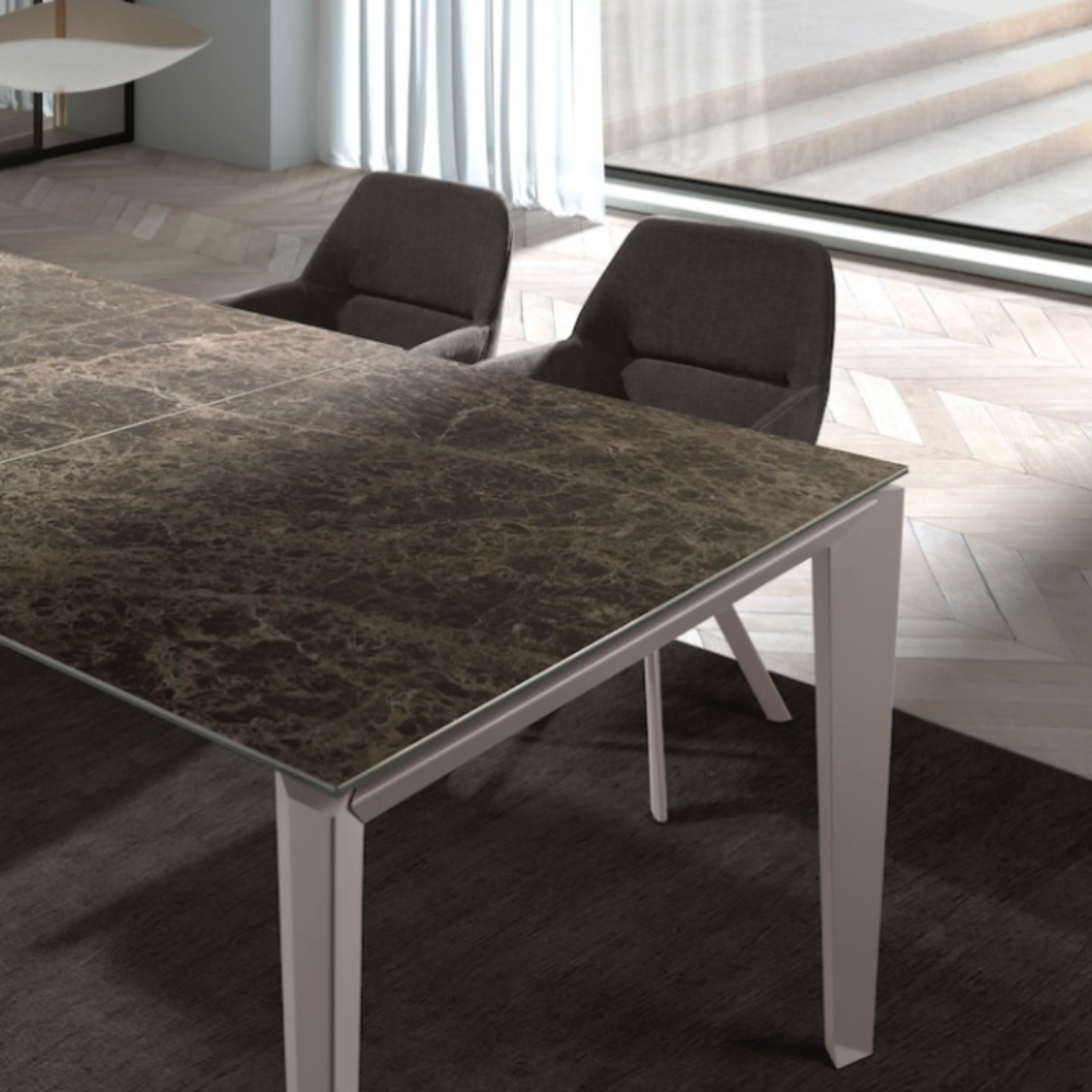 Mesa comedor de diseño modelo RTCNC