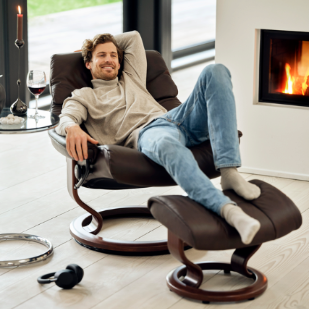 Sillón Stressless modelo Ruby Pie Classic con pouf