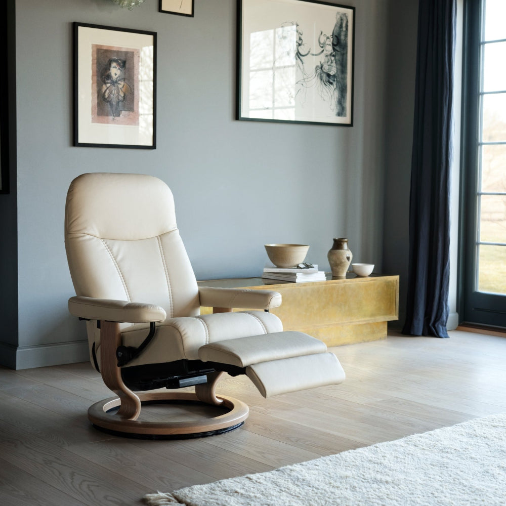 Sillón modelo CONSUL Classic Power™ Plus™ System Power™ de Stressless piel Paloma