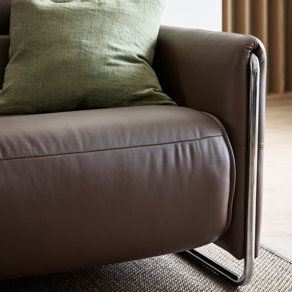 Sofá chaiselongue (M) con Long Seat modelo EMILY Stressless® Power™ Brazo Metal piel Paloma