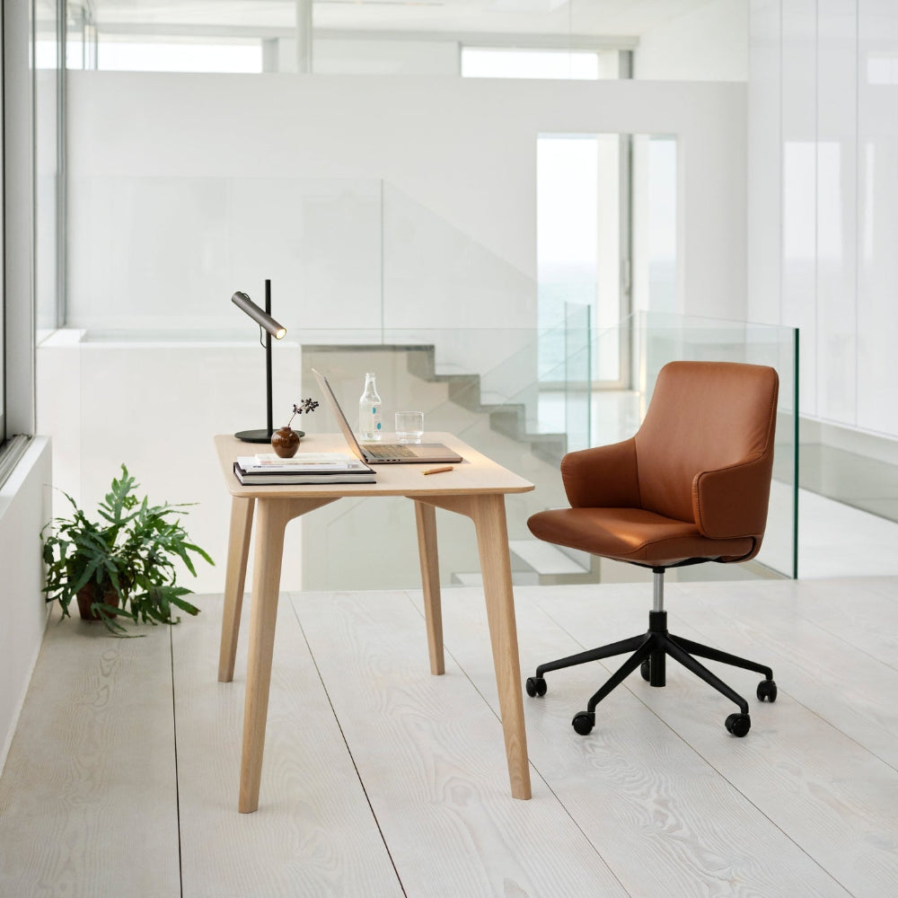 Sillón giratorio Stressless® modelo LAUREL respaldo bajo con brazos Home Office