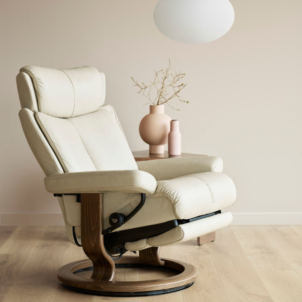 Sillón modelo MAGIC Classic Power™ Plus™ System Power™ de Stressless piel Batick