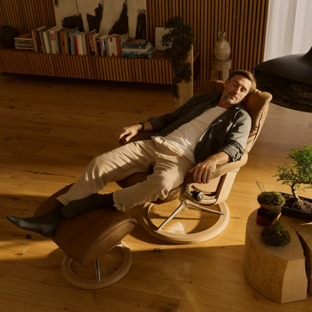 Sillón modelo MAYFAIR Signature Plus™ System BalanceAdapt™ en piel Paloma