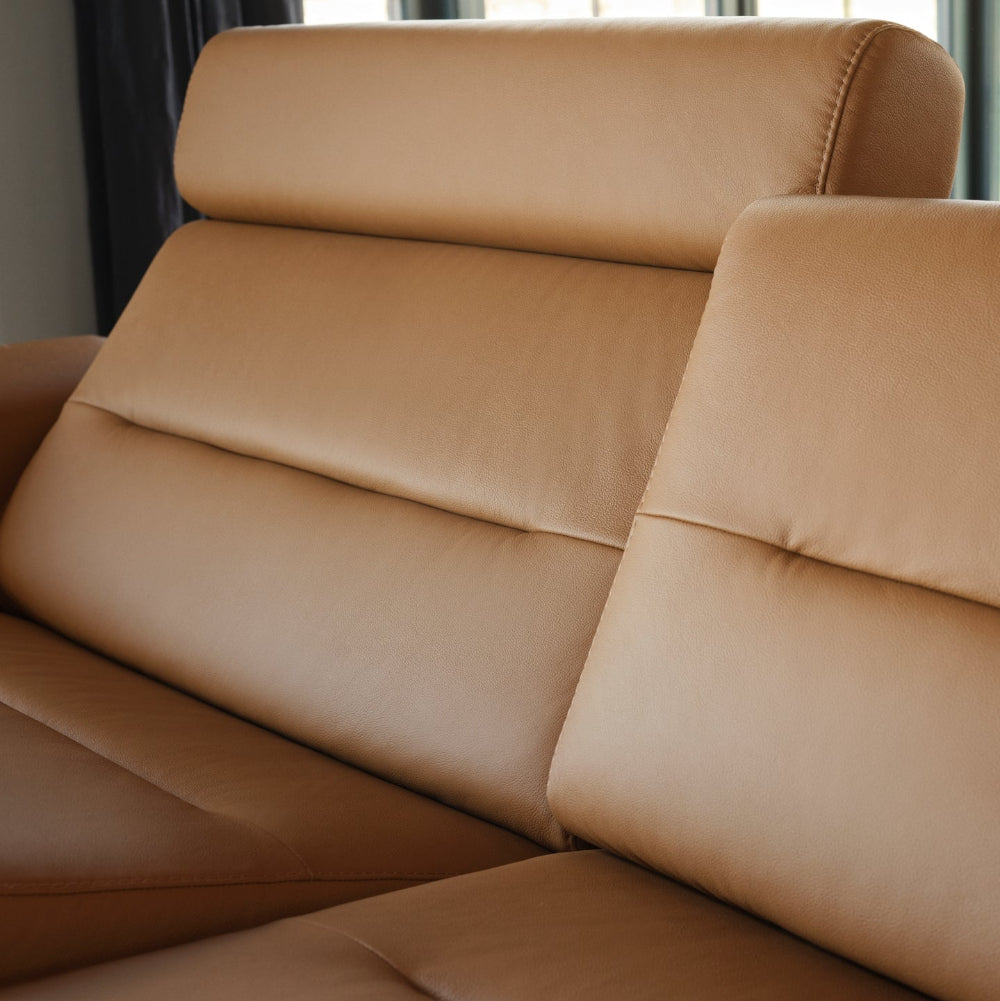 Stressless Stella Wood 2s Pal New Cognac Oak function Disponible en nuestras tiendas de diseño Sidivani en Madrid y en nuestra web