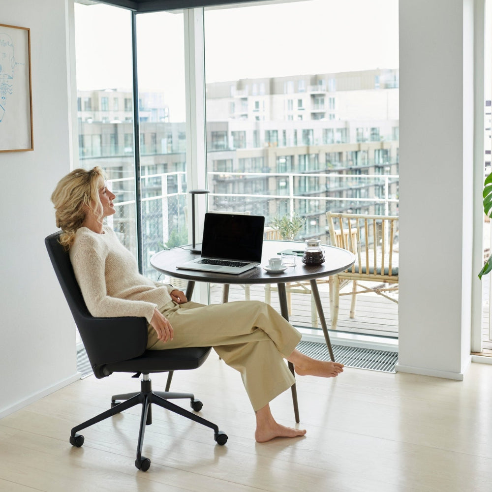 Sillón giratorio Stressless® modelo VANILLA respaldo alto con brazos Home Office