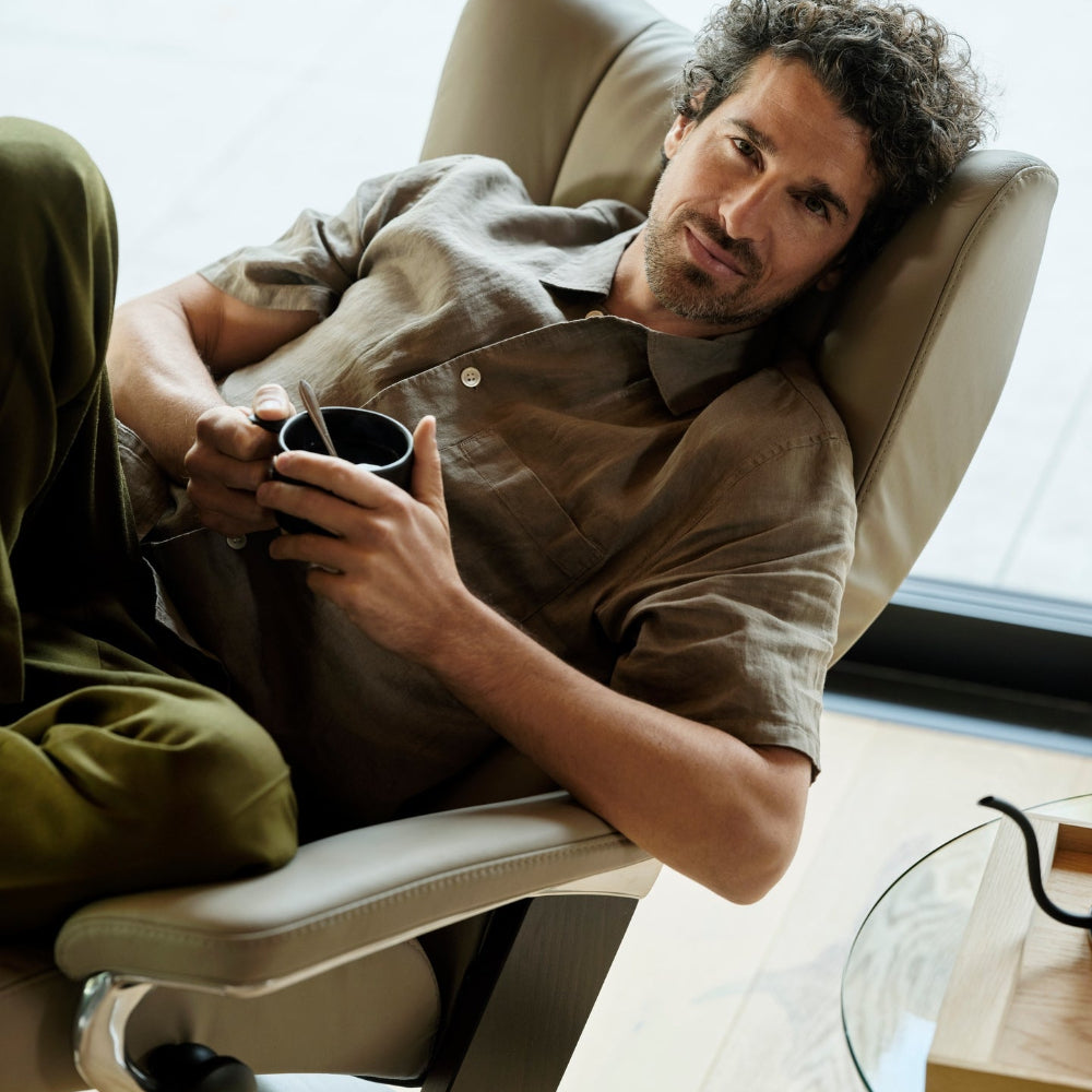 Sillón modelo WING Cross Plus™ System BalanceAdapt™ de Stressless en piel Batick