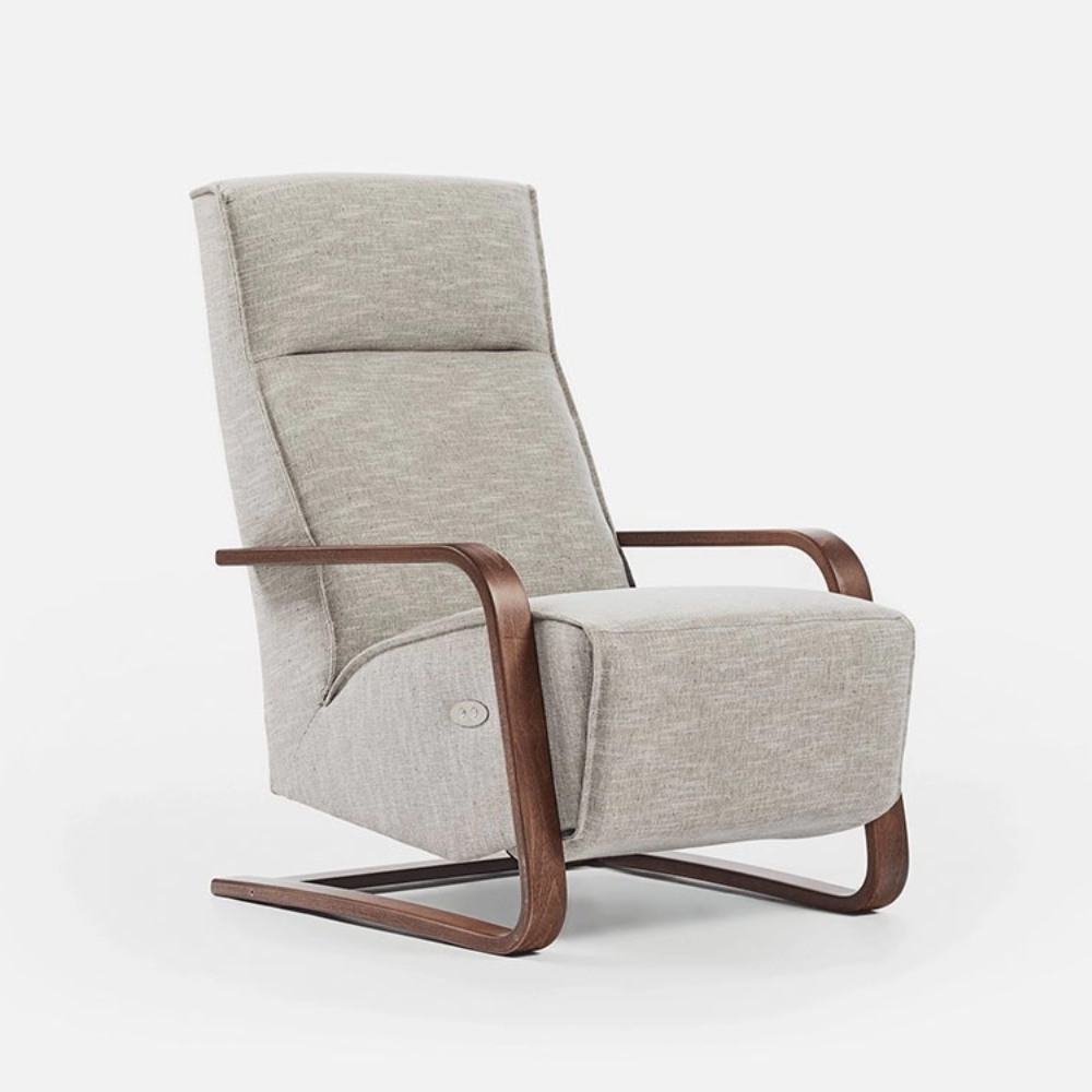 Butaca relax con reposapiés eléctrico modelo KISA disponible en sidivani