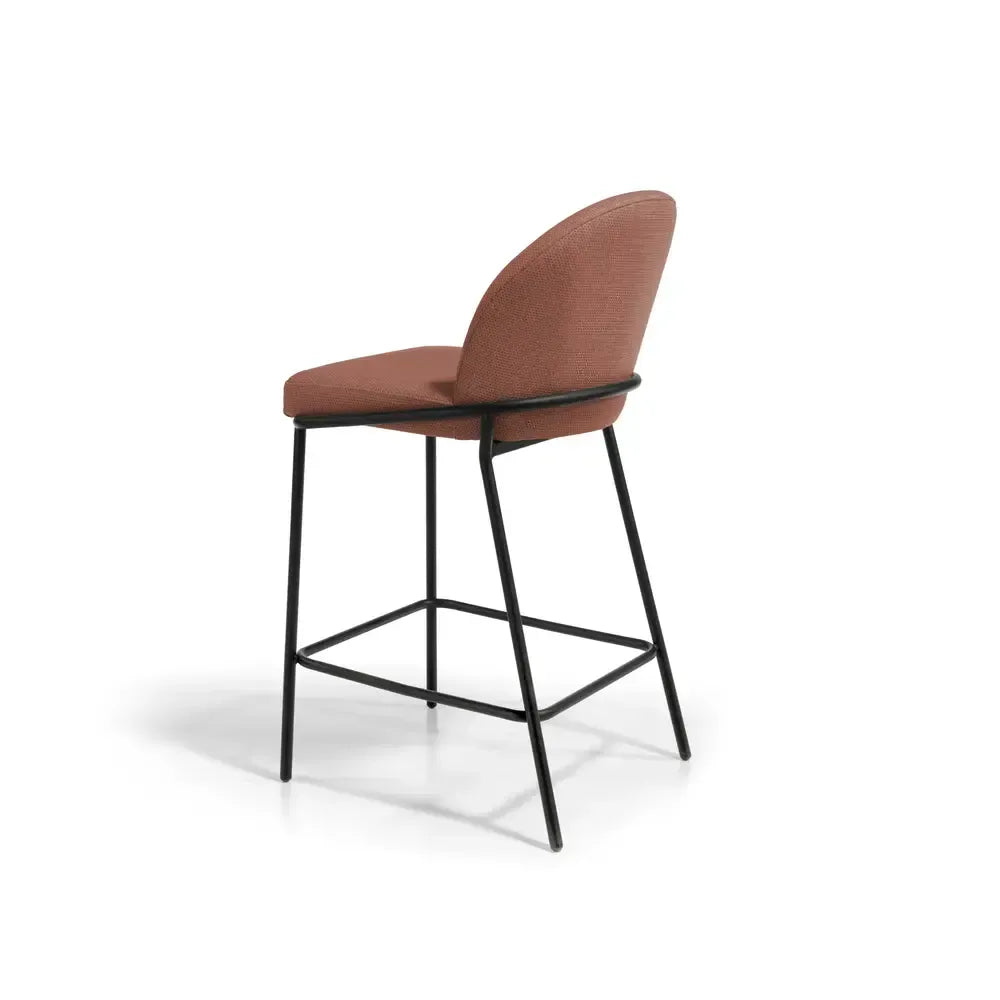 Taburete de diseño estructura metal negro