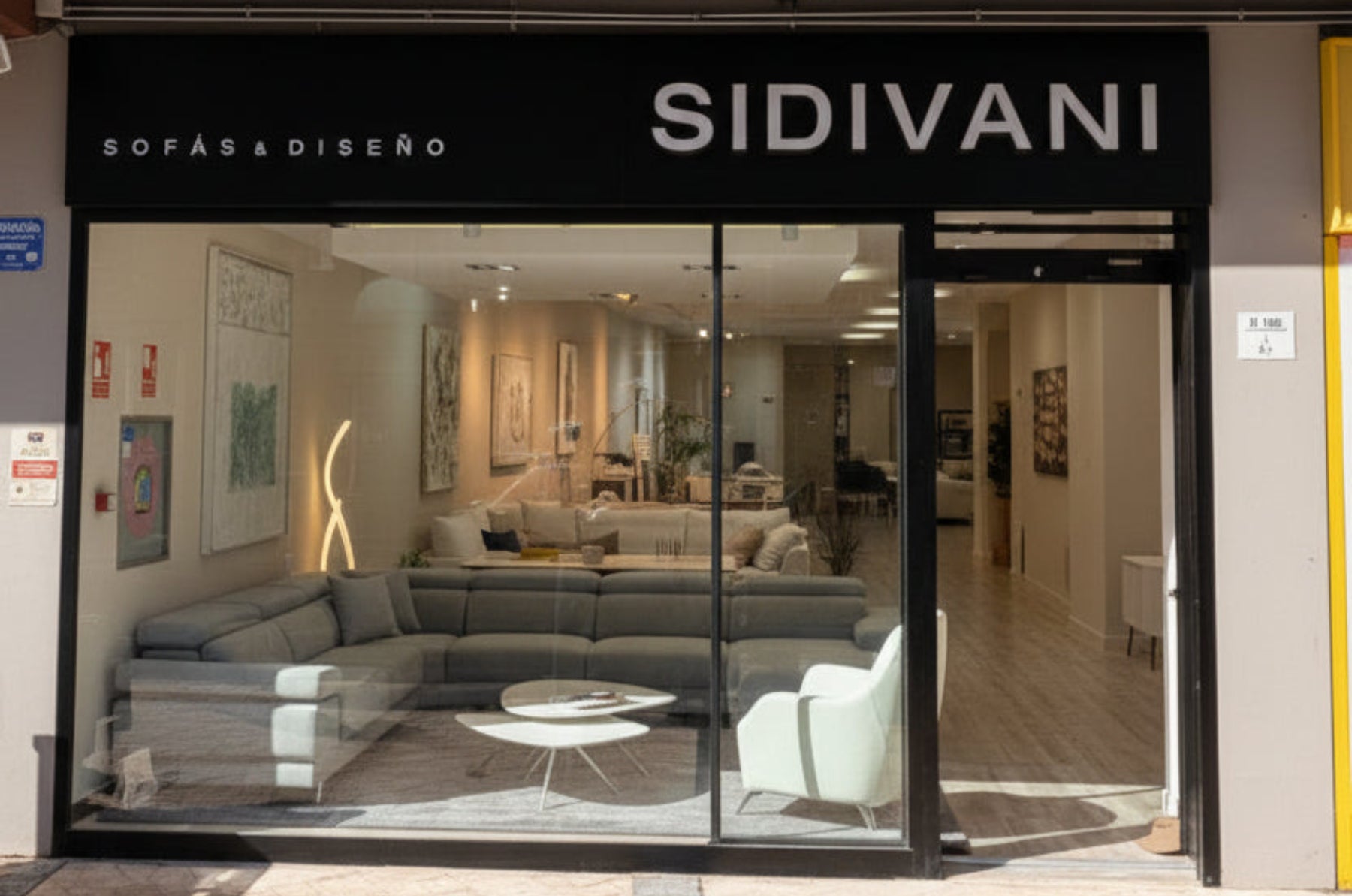 fachada tienda equinocio sidivani majadahonda