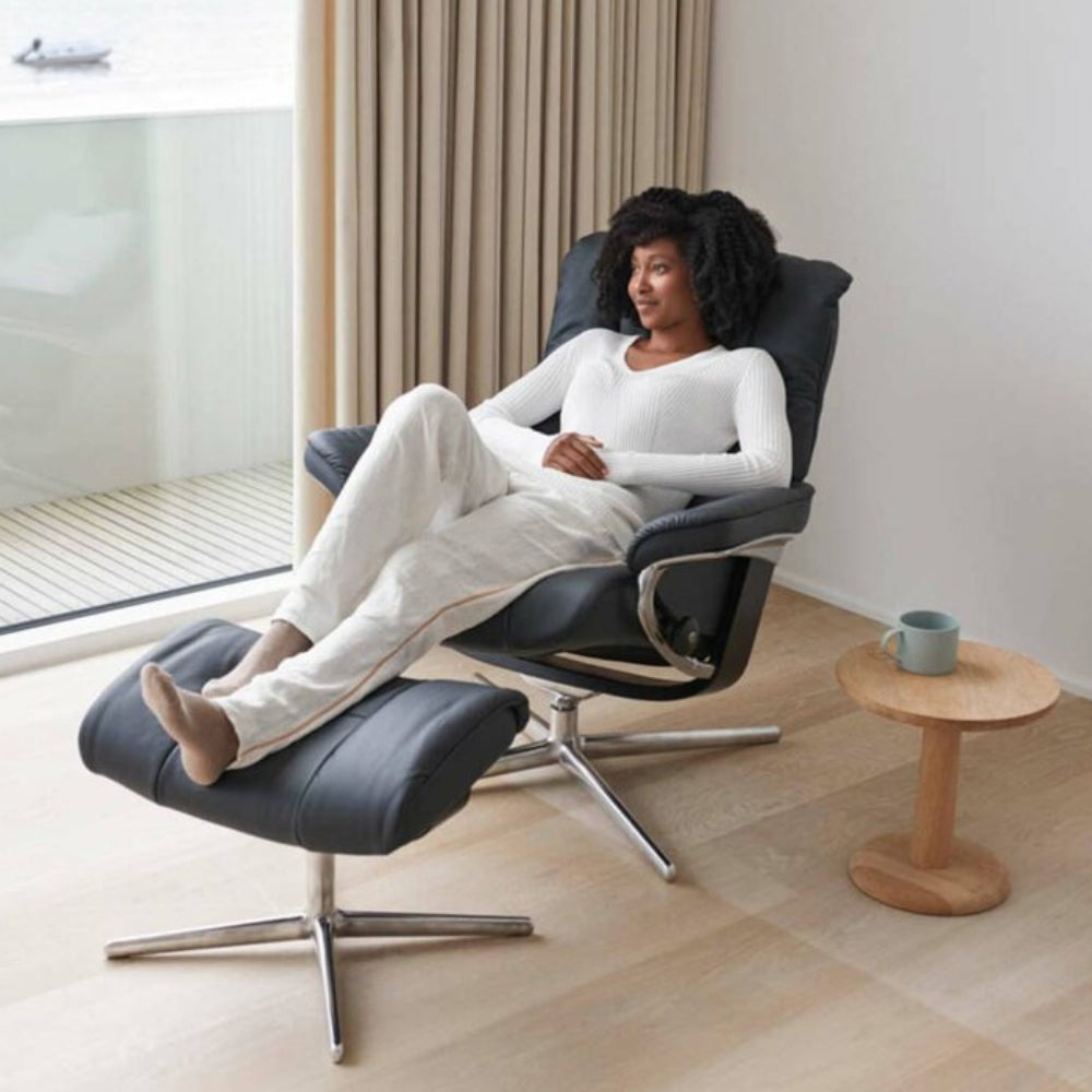 Sillón modelo MAYFAIR Cross Plus™ System BalanceAdapt™ de Stressless en piel Paloma