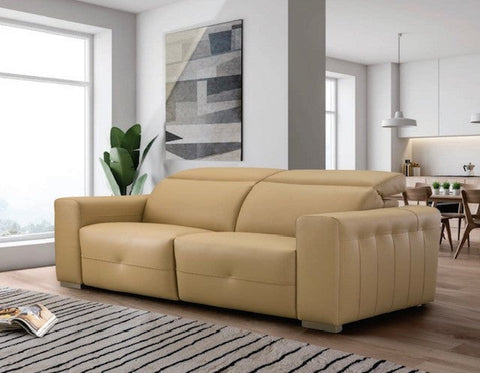 Sofá de diseño modelo KATI en piel color camel