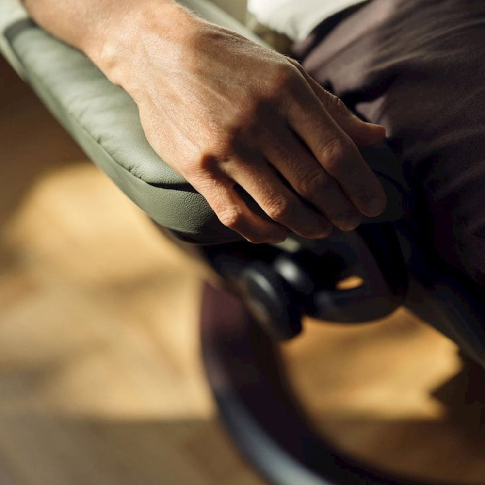 Sillón modelo MAYFAIR Signature Plus™ System BalanceAdapt™ en piel Batick