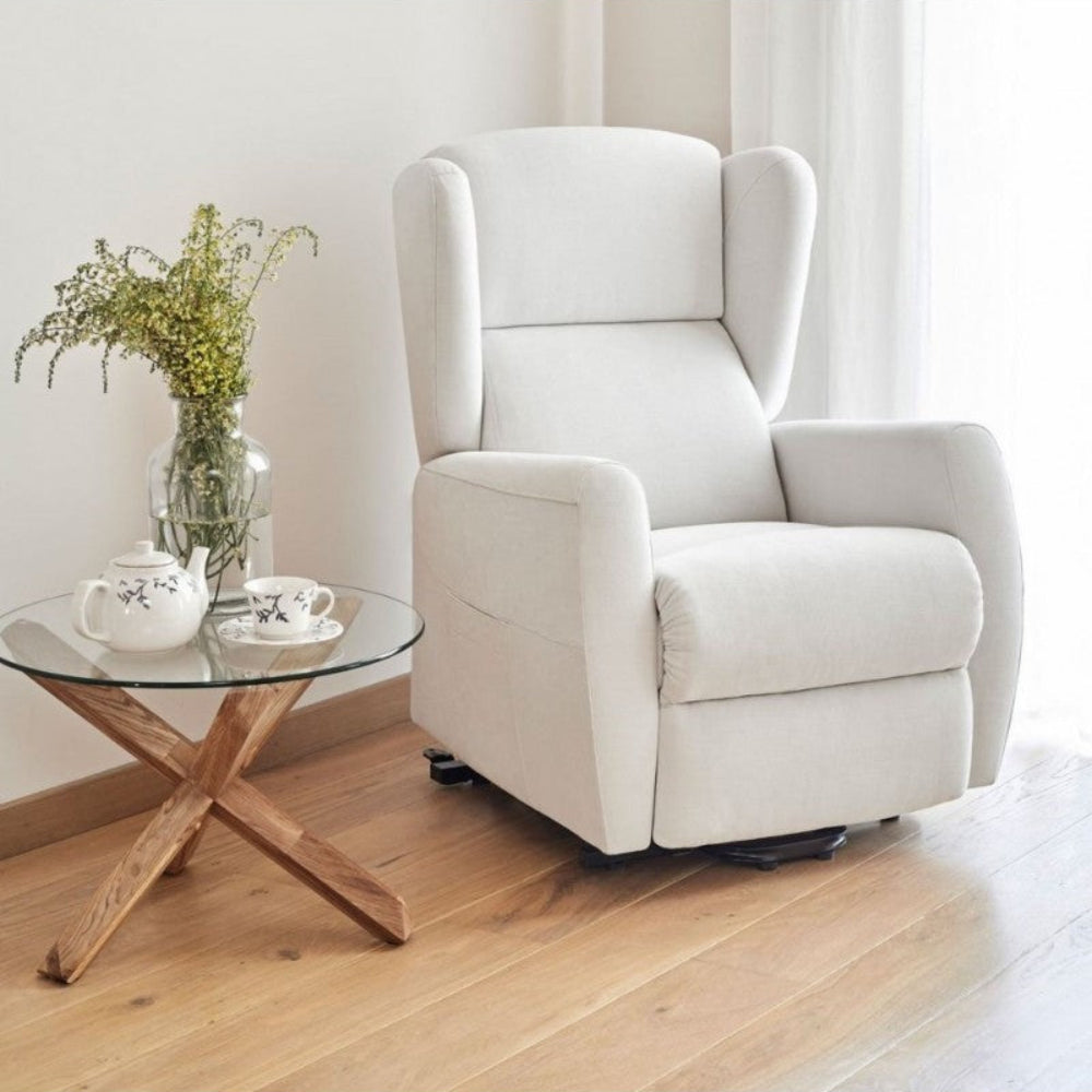 sillon modelo idol disponible en sidivani en un ambiente de salon clasico