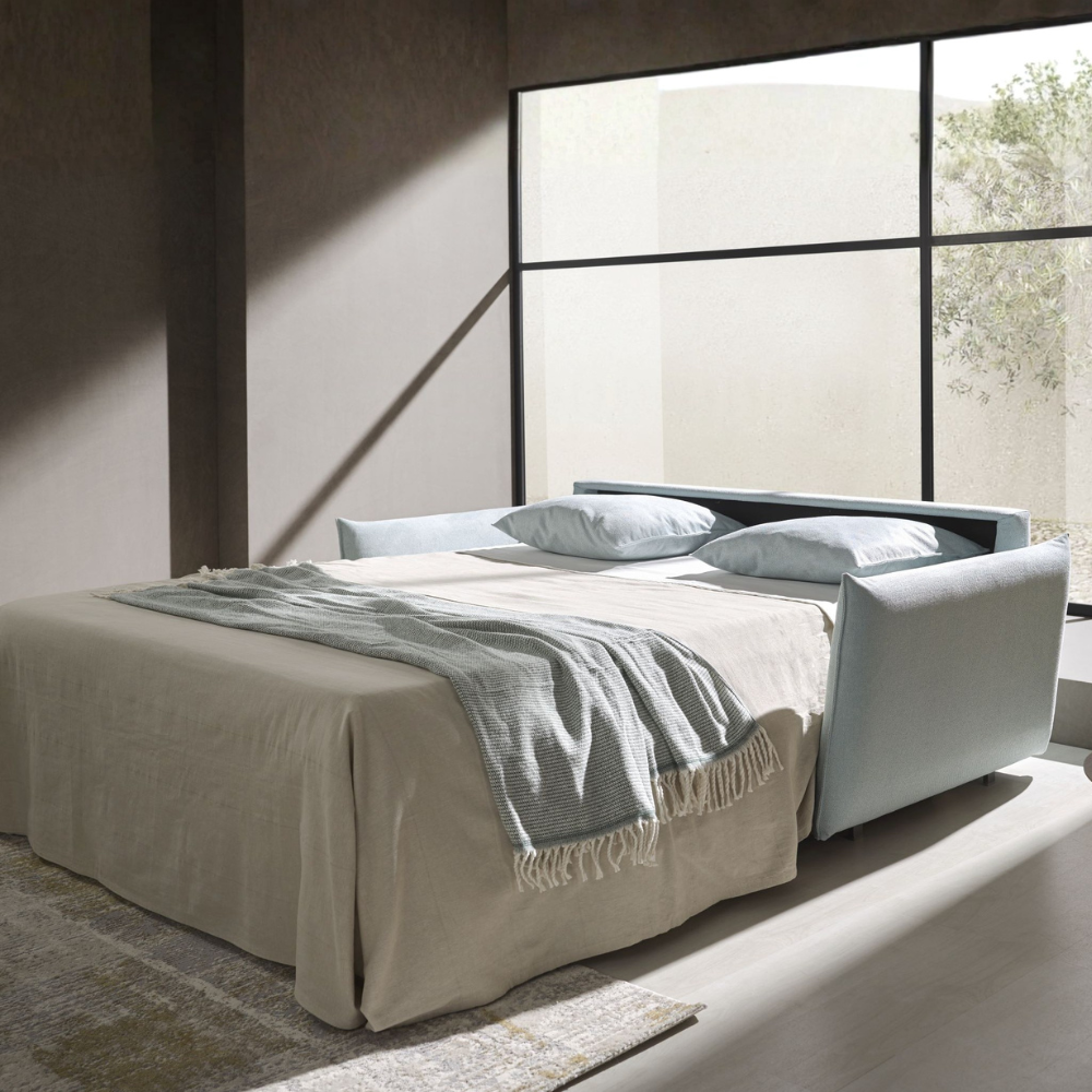 Sofá cama con sistema  de apertura italiana modelo SPIRIT tapizado Aquaclean