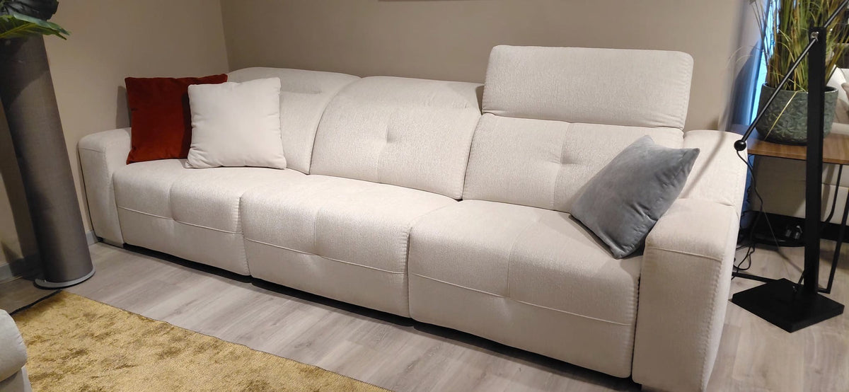 Sofá lineal modelo TRESOR con 2 asientos relax en Tela AQUACLEAN