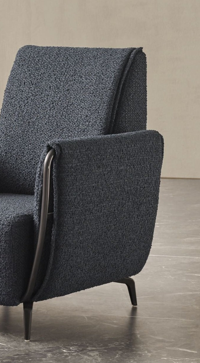 Butaca de diseño italiano modelo BUCLE