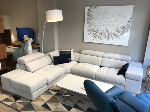 Sofa esquinero modelo NOWO en tela Crevin