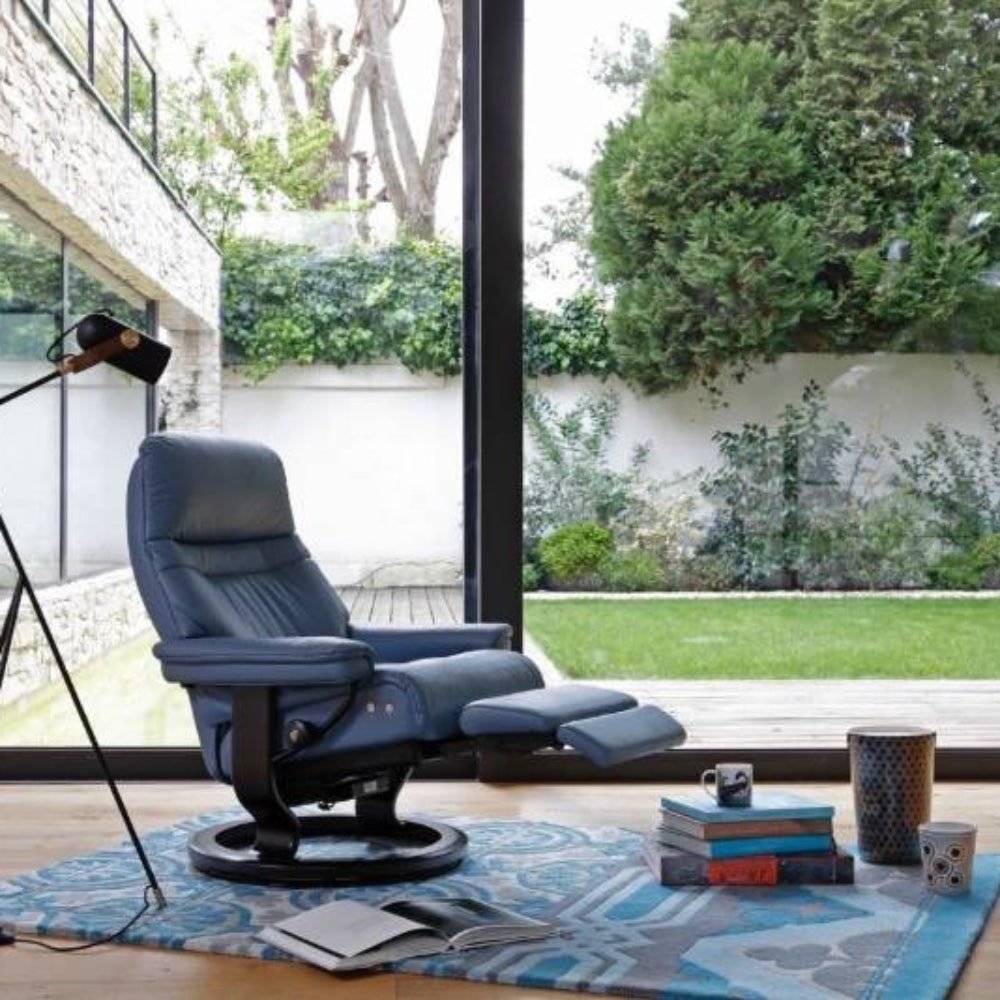 Sillón modelo SUNRISE Classic Power™ Plus™ System Power™ de Stressless piel Paloma