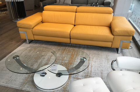 Sofa de piel mostaza diseño de pata alta cromada - sofas piel en Madrid